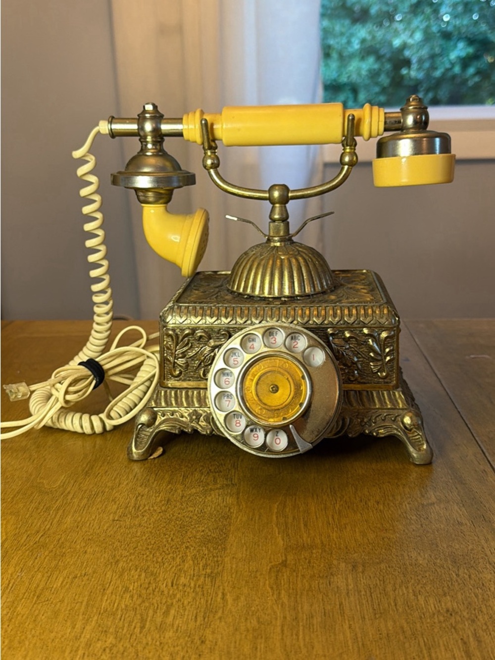 Vintage-Inspired Yellow & Gold Rotary Telephone